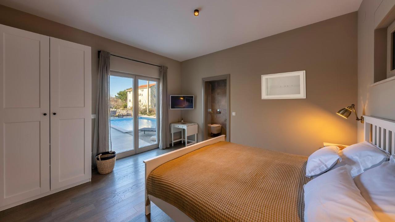 Villa & Jardin - Luxury Villa With Swimming Pool Vrh  Εξωτερικό φωτογραφία