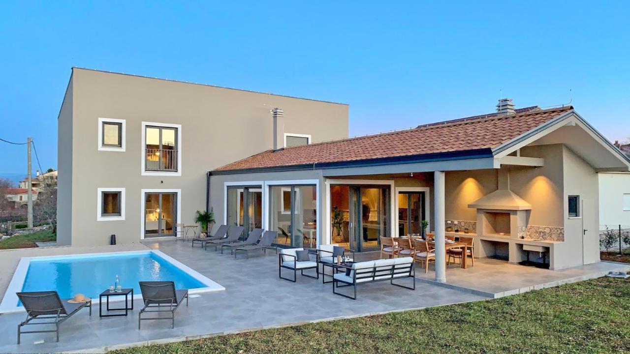 Villa & Jardin - Luxury Villa With Swimming Pool Vrh  Εξωτερικό φωτογραφία