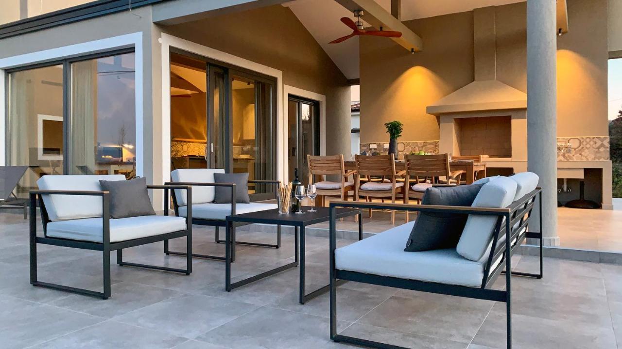 Villa & Jardin - Luxury Villa With Swimming Pool Vrh  Εξωτερικό φωτογραφία
