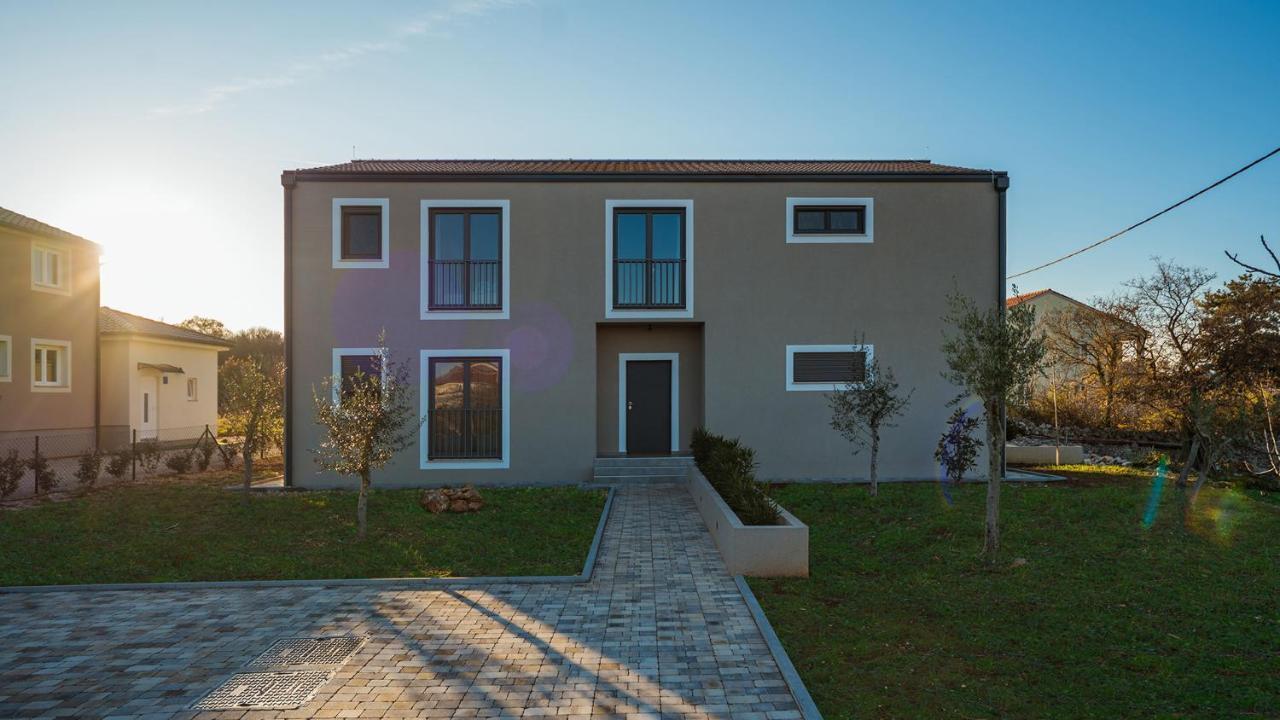 Villa & Jardin - Luxury Villa With Swimming Pool Vrh  Εξωτερικό φωτογραφία